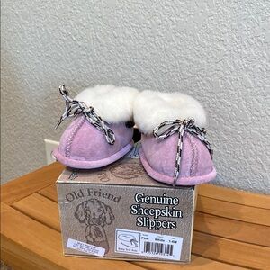 NIB Old Friend Pink Sheepskin Slippers Baby Soft Sole sz 1-6 months